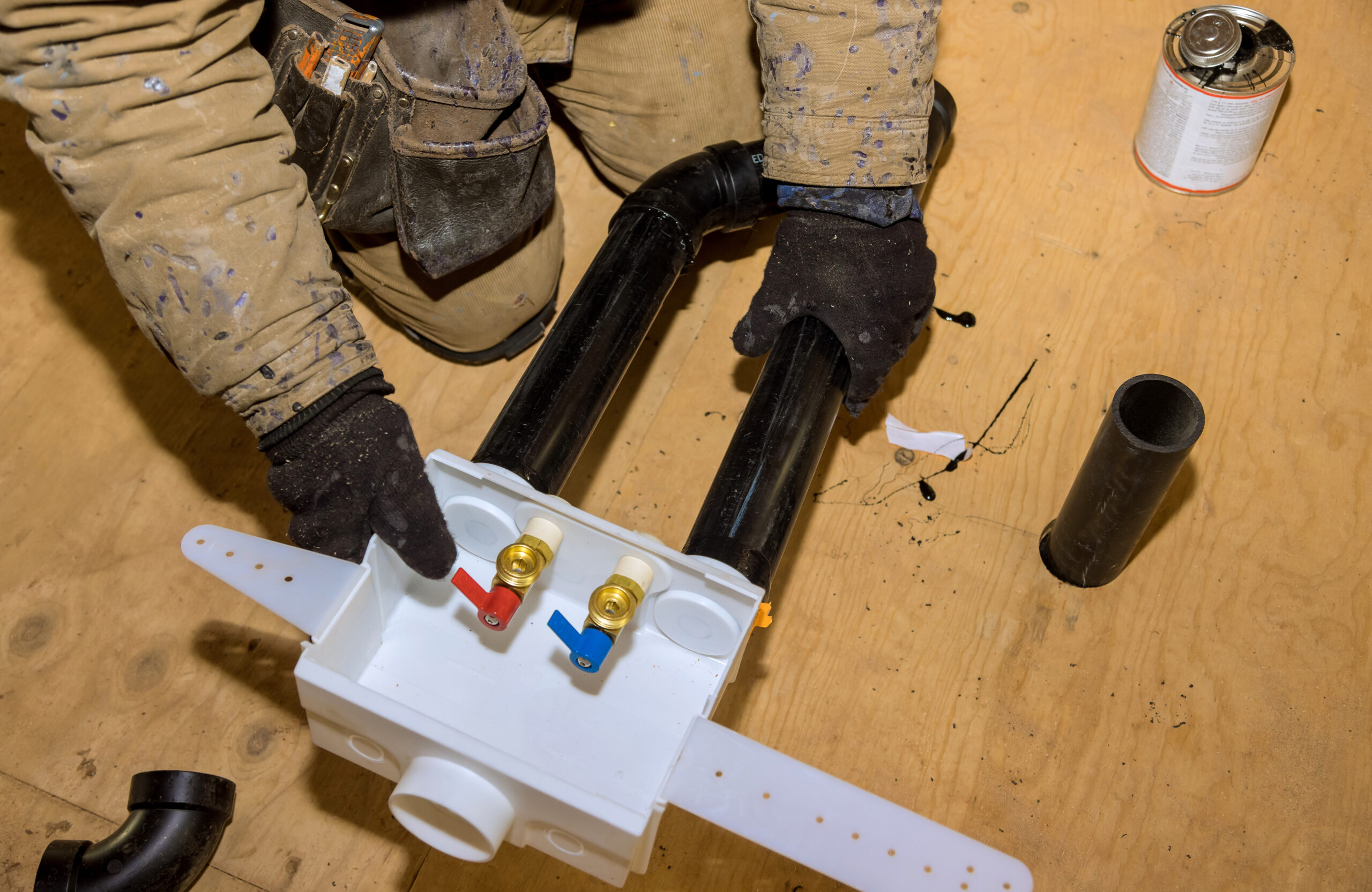 Installation in a new house of a laundry outlet boxes for connection of water in the washing machine